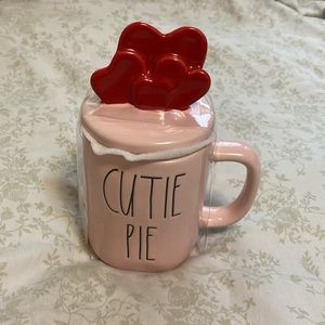 NEW Rae Dunn “Cutie Pie” Mug with Topper